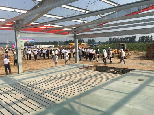 C Cấu trúc thép Purlin Kho dự trữ Xây dựng sẵn theo yêu cầu