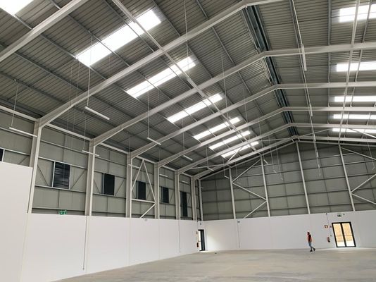 Cấu trúc thép tùy chỉnh Kho dự trữ Công nghiệp Tòa nhà kim loại chế tạo sẵn