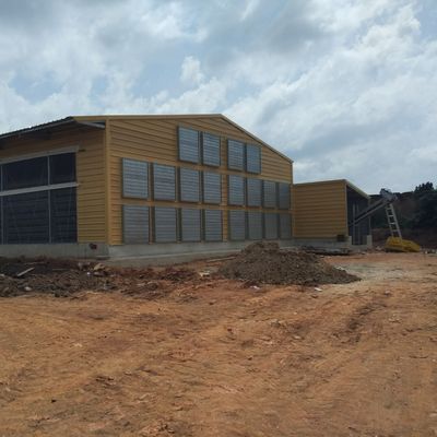 Thép galvanized Căn hộ gia súc Nhà nông sản chế tạo sẵn tùy chỉnh