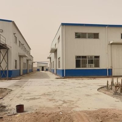 Các cấu trúc văn phòng thép hiện đại kết hợp thẩm mỹ và độ bền cho nhu cầu kinh doanh của bạn