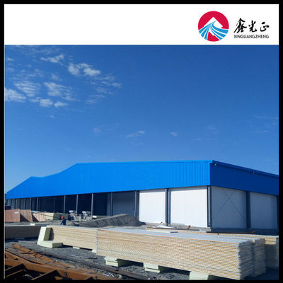 Các cột cán nóng / hình dạng lạnh Xây dựng kho hàng tiền chế Bảng bánh sandwich Bọc thép tấm cho xây dựng bền